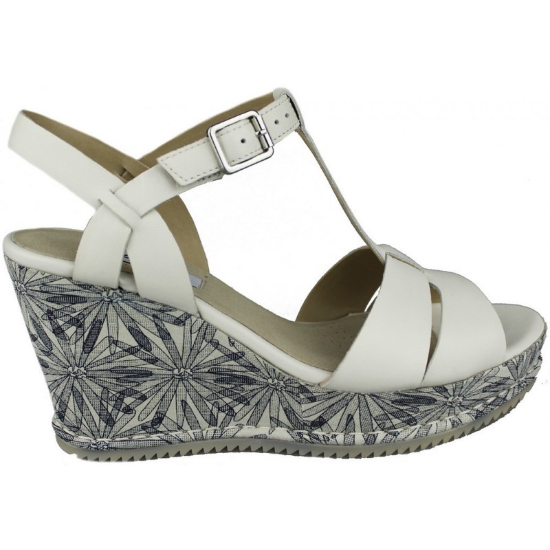 Clarks shop adesha river