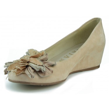 MARIAN danseur coin du parti.  BEIGE