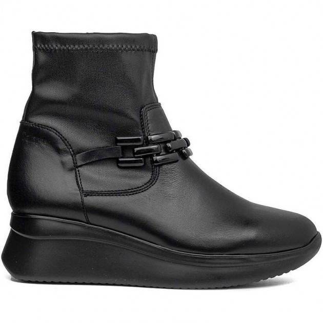 BOTTES CALLAGHAN 30013 HANNA NEGRO BOTTES CALLAGHAN 30013 HANNA NEGRO